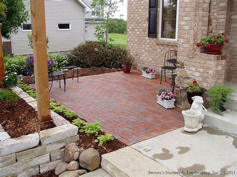 Charming Front Entry Garden Room