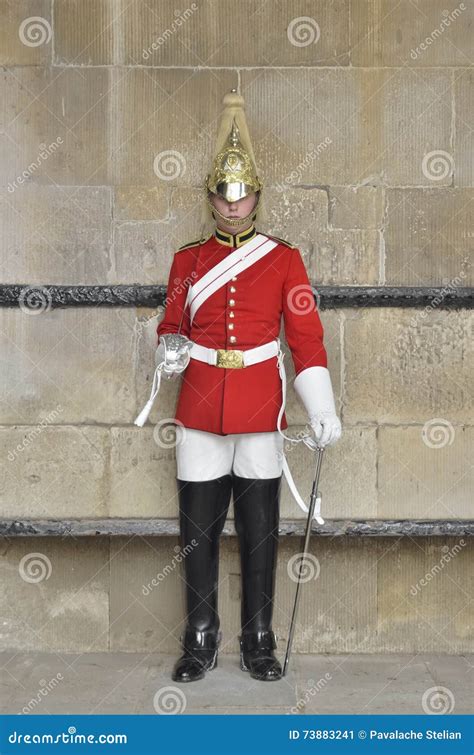 Buckingham Palace Uniforms / Royal Guard Summer Uniform On Sentry Duty ...