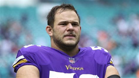 4 Vikings players who could receive shocking contracts in 2023