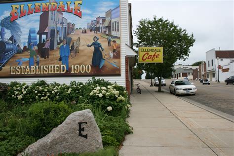 Small-town Minnesota murals: Grassroots art | Minnesota Prairie Roots