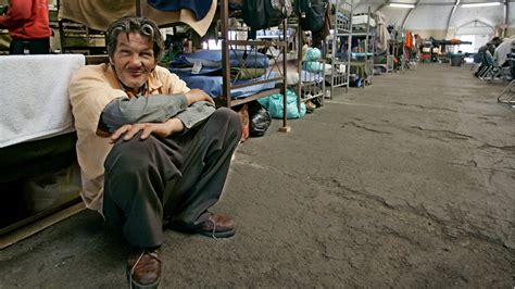 Report finds homeless vets in LA struggle with housing