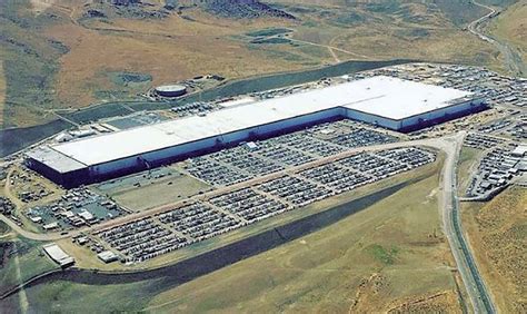 Panasonic to suspend battery production at Nevada Tesla JV | Automotive ...