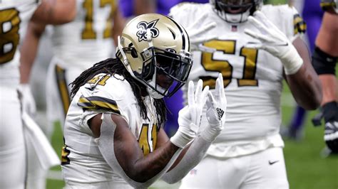 Saints RB Alvin Kamara ties NFL record with 6 rushing TDs