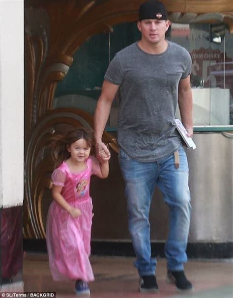 Channing Tatum takes daughter Everly to the bookstore | Daily Mail Online