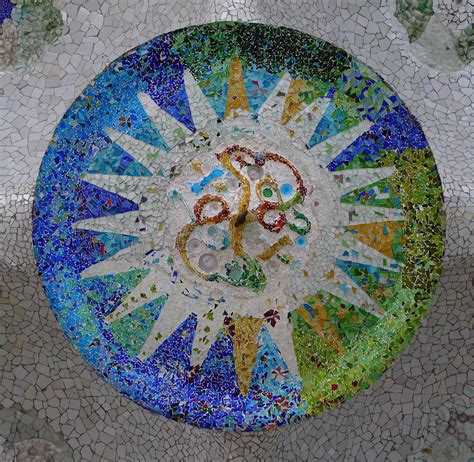 Jeffrey Bale's World of Gardens: Parc Guell and its amazing tile mosaics