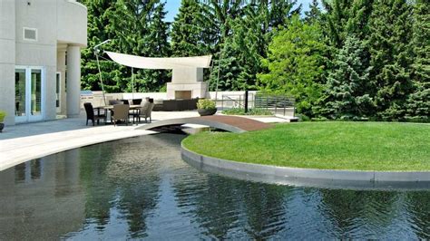 Michael Jordan's Chicago-area mansion up for auction