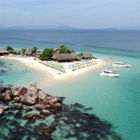 Khai Islands Tours: Relax and Snorkeling a few steps from Phuket