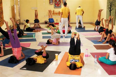 Sivananda Yoga Vedanta Dwarka Centre, Delhi | Join Today