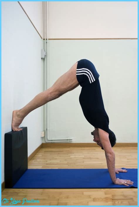 Adho Mukha Vrksasana Yoga - AllYogaPositions.com