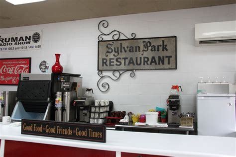 Tasty Tennessee Tradition: Murfreesboro’s Sylvan Park Restaurant Serves ...