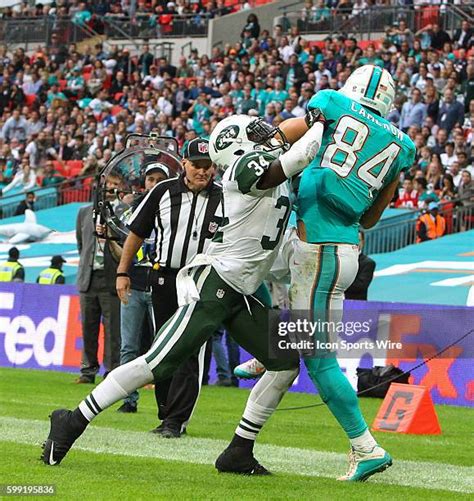 159 Jordan Cameron Dolphins Stock Photos, High-Res Pictures, and Images ...