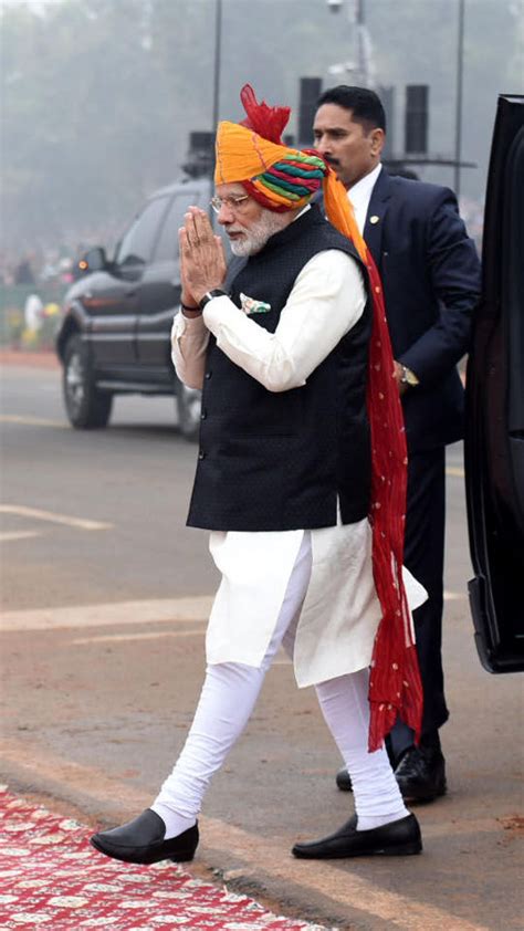 [PHOTOS] Prime Minister Narendra Modi's fashion picks for the Republic Day parade since 2015 ...