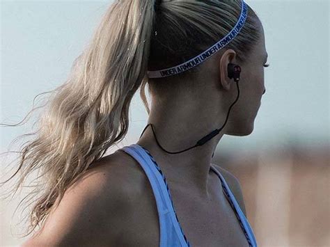 UA Headphones Wireless Bluetooth Earbuds with a Membership to MapMyFitness Premium | Gadgetsin