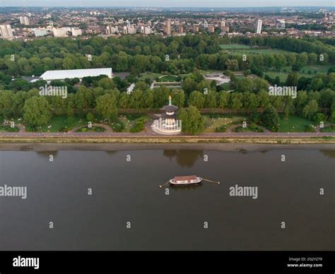 The London Peace Pagoda, Battersea Park, London, England Stock Photo - Alamy