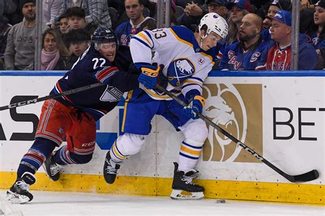 Chris Kreider's goal in OT lifts Rangers over Sabres | Reuters