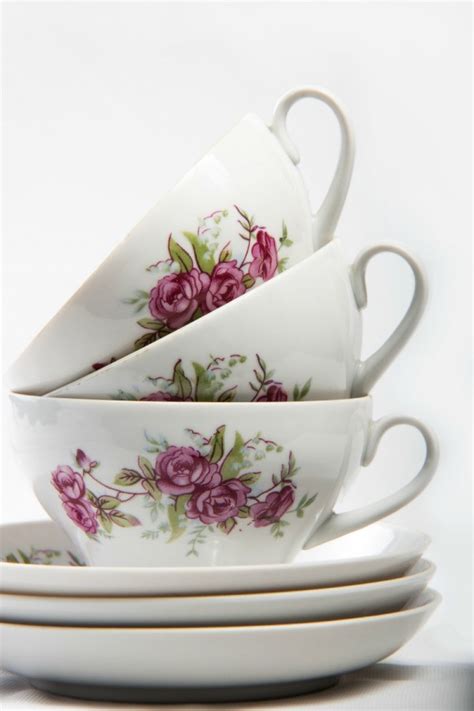 Finding Inexpensive Tea Cups and Saucers | ThriftyFun