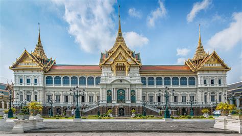 Grand Palace Bangkok, Thailand - Chakri dynasty - Wikipedia | Grand palace bangkok, Cool places ...