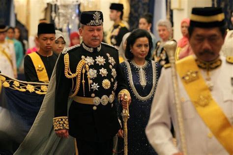 Istiadat Kemahkotaan Sultan Johor Ke-5 [Gambar] | Cerita Budak Sepet