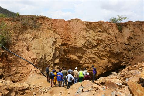 Rescue efforts slowed a week after Zimbabwe mine collapse Shaft miners Mining mine miners | The ...