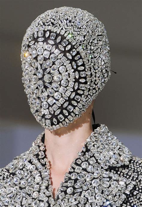 Diamond Mask ›†› Maison Martin Margiela ›†› #fashion #avantgarde #diamond #mask #haute #couture ...