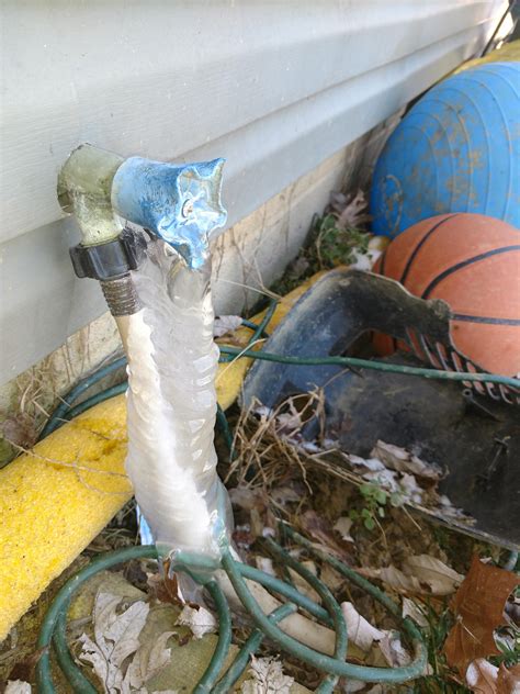 My leaky faucet : r/mildlyinteresting