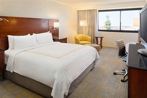 Burbank, California Hotel | Los Angeles Marriott Burbank Airport