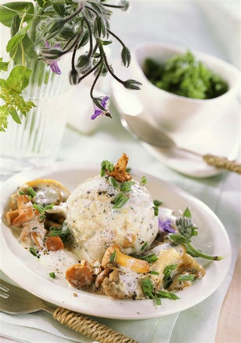 Bread Dumplings with Mushroom Sauce recipe | Eat Smarter USA