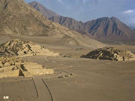 Large image of “Pyramids at Caral” | Pirámide, Perú, Paises