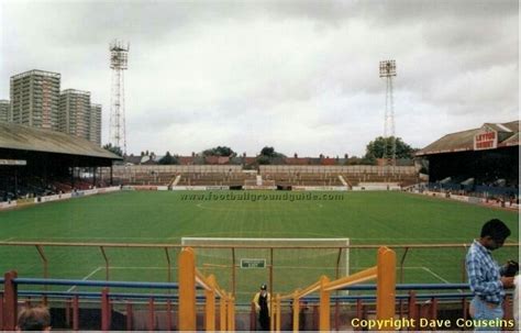 Brisbane Road | Football stadiums, Soccer field, Stadium