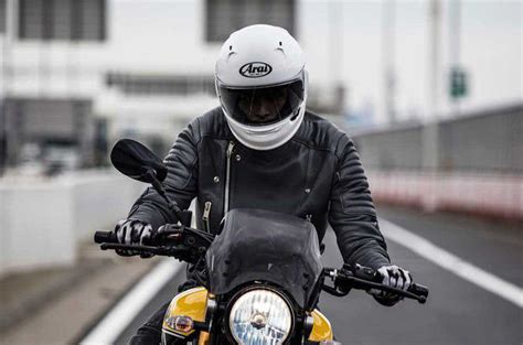 Top 5 essential beginner motorcycle gear | MotoDeal