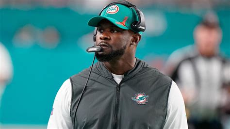 Bears to interview former Dolphins coach Brian Flores for head coaching job