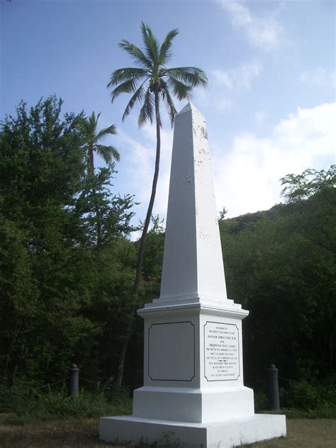 Hiking to Captain Cook Monument, on the Kona Coast of Hawaii ...