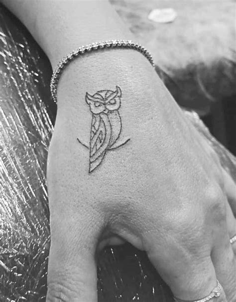 Top more than 75 tiny owl tattoo latest - in.cdgdbentre