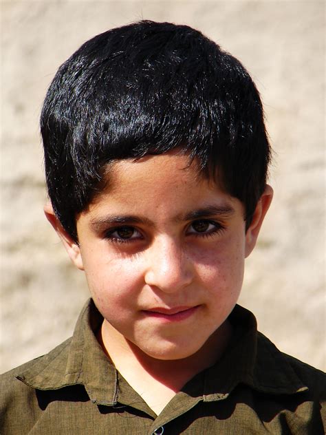 File:Persian-Iranian boy, Isfahan, Iran, 06-30-2006.jpg - Wikimedia Commons