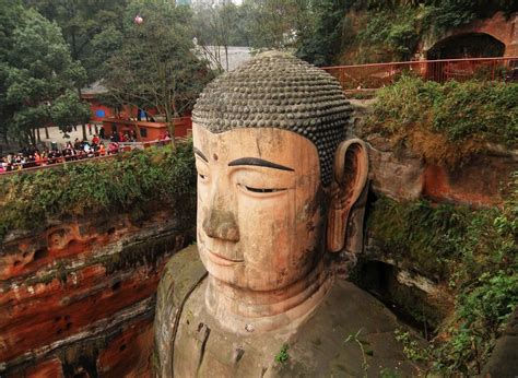 The Leshan Giant Buddha / Il Buddha gigante di Leshan | Tutt'Art@ | Pittura * Scultura * Poesia ...