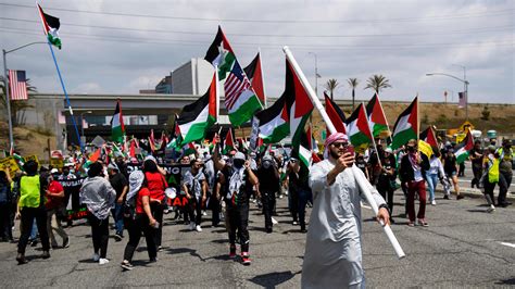 Pro-Palestinian Protesters Rally Around the World - The New York Times