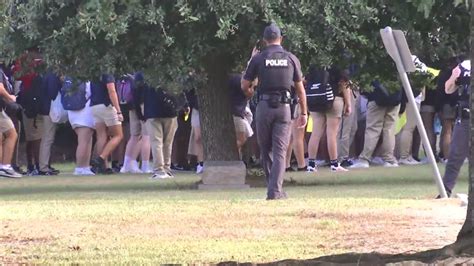 Denham Springs High School given all-clear after bomb threat; school ...