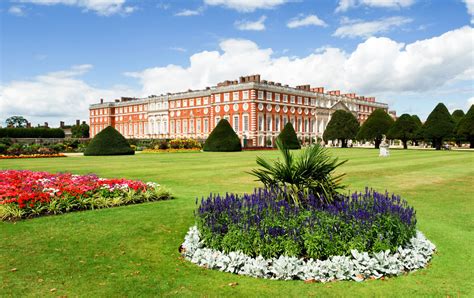 Visit the Most Impressive Royal Palaces in and Around London - London Perfect