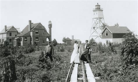 Lighthouses of the Apostle Islands - Lake Superior Magazine