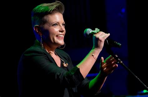 Dixie Chicks’ Natalie Maines files for divorce - CBS News