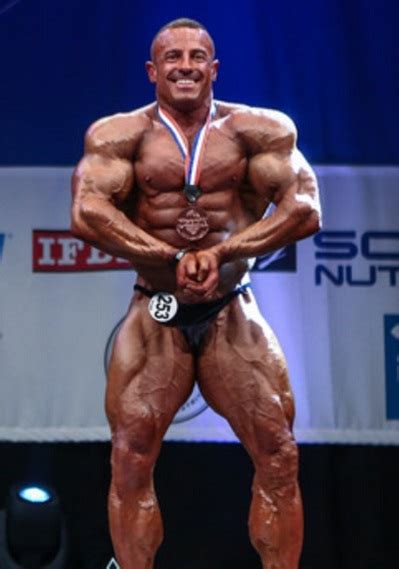 world bodybuilders pictures: united kingdom bodybuilder Chris Jones