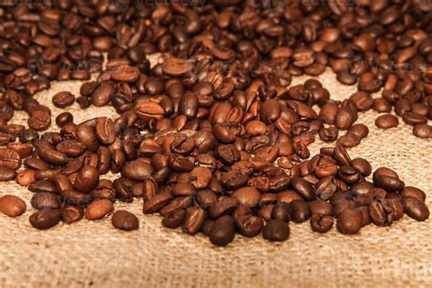 Roasted Coffee Beans 10131559 Stock Photo at Vecteezy