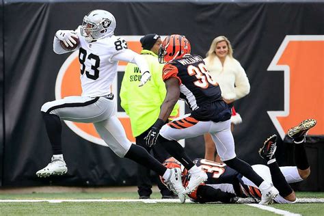 Raiders’ tight end Darren Waller impresses in loss