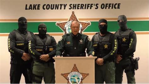 Florida sheriff tells heroin dealers SWAT will blow doors 'off the hinges' | firstcoastnews.com