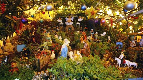 Entre tradición católica y folclore de Navidad, el pesebre cumple 800 ...