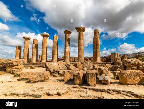 Temple of Heracles in the Valley of the Temples, Agrigento, Sicily, Italy Stock Photo - Alamy