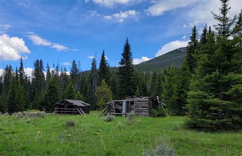 The last buildings left from Highland City : r/406