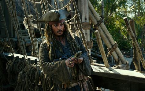 Review: 'Pirates of the Caribbean: Dead Men Tell No Tales' Starring ...