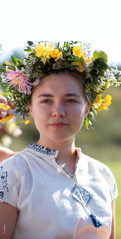Florence Pugh as Dani | Midsommar retouched wallpaper Halloween Diy Outfit, Halloween Inspo ...