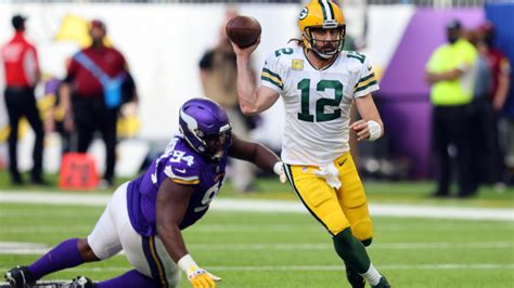 Aaron Rodgers injury update: Packers QB in for 'another painful week' after aggravating toe ...